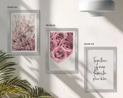 Conjunto de 3 quadros decorativos com flores e buquês de rosas com inscrição feita à mão