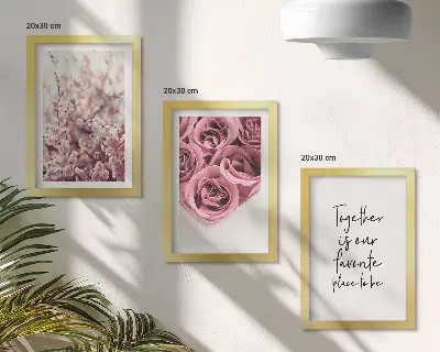 Conjunto de 3 quadros decorativos com flores e buquês de rosas com inscrição feita à mão