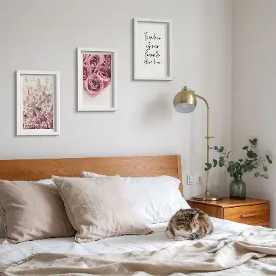 Conjunto de 3 quadros decorativos com flores e buquês de rosas com inscrição feita à mão