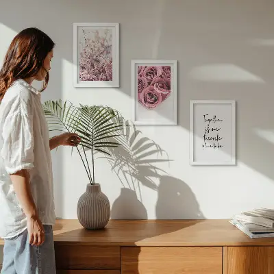 Conjunto de 3 quadros decorativos com flores e buquês de rosas com inscrição feita à mão