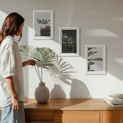 Tríptico de plantas em vasos com folhas rústicas com moldura