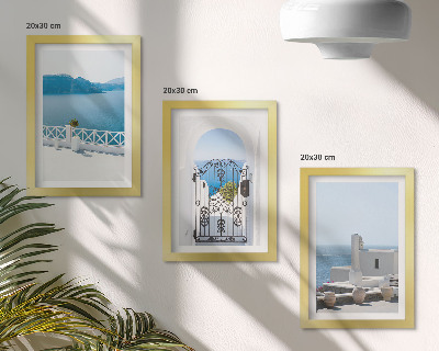 Conjunto de 3 quadros decorativos Vista para o mar com edifícios brancos na Grécia