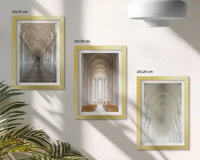 Conjunto de 3 quadros decorativos com temática de interiores de edifícios históricos e catedrais
