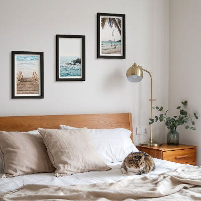 Conjunto de 3 quadros decorativos Escadaria para a praia, vista para o mar e balanço em uma palmeira.