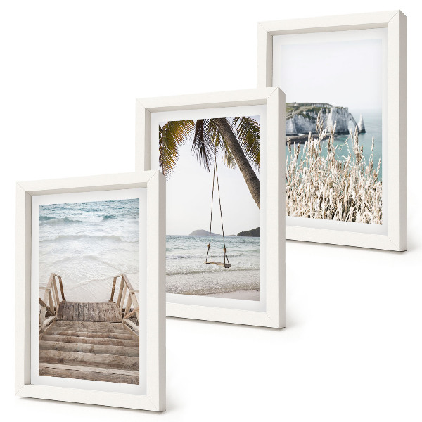Conjunto de molduras com imagens Praia com escadaria de madeira e balanço à beira-mar.