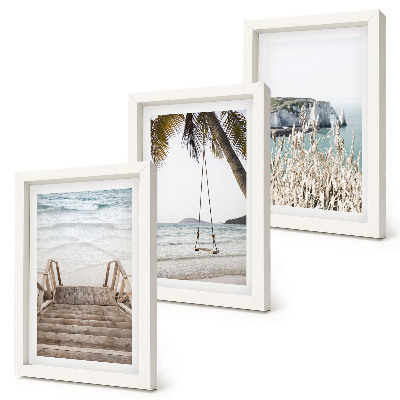 Conjunto de molduras com imagens Praia com escadaria de madeira e balanço à beira-mar.