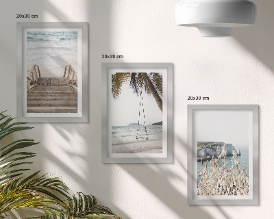 Conjunto de molduras com imagens Praia com escadaria de madeira e balanço à beira-mar.