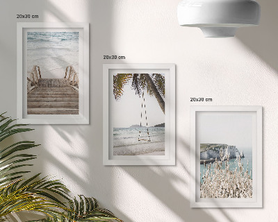 Conjunto de molduras com imagens Praia com escadaria de madeira e balanço à beira-mar.