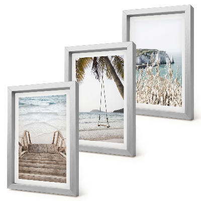 Conjunto de molduras com imagens Praia com escadaria de madeira e balanço à beira-mar.