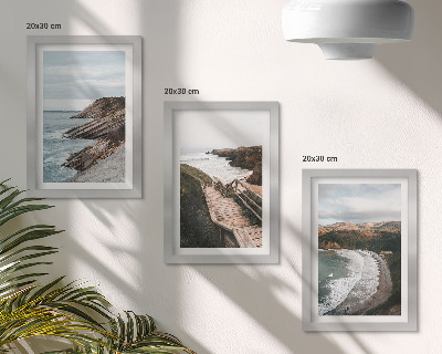 Conjunto de 3 quadros decorativos Vistas para o mar com falésias e paisagens de praia.