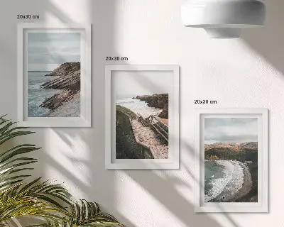 Conjunto de 3 quadros decorativos com vistas para o mar, falésias e paisagens de praia