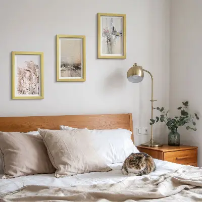 Tríptico com moldura vegetação natural com padrões abstratos em tons suaves