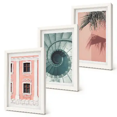 Conjunto de 3 quadros decorativos com arquitetura em tons pastel e padrões em espiral