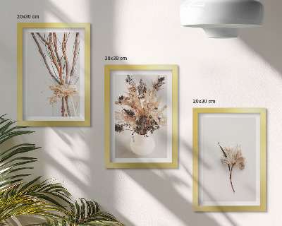 Tríptico com moldura Flores e galhos em um estilo minimalista natural.