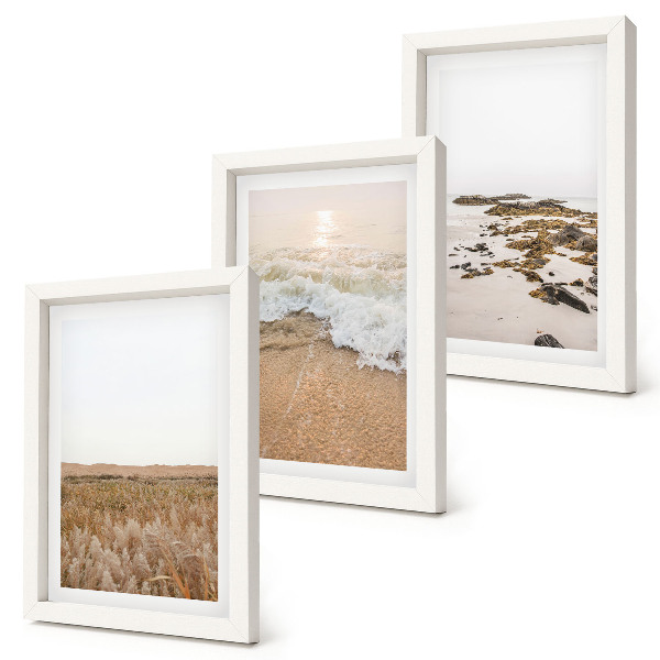 Conjunto de molduras com imagens Praia com ondas e pedras do mar no verão
