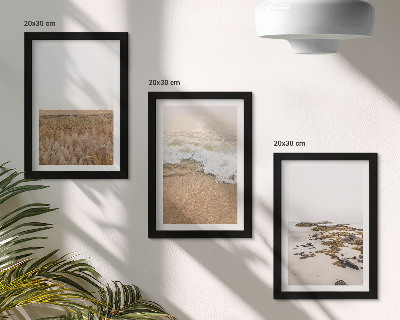 Conjunto de molduras com imagens Praia com ondas e pedras do mar no verão