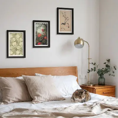 Conjunto de 3 quadros decorativos com estampa de flores e pássaros em ambiente natural