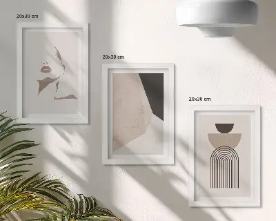Tríptico com moldura formas geométricas abstratas e rosto de mulher