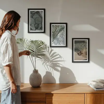 Conjunto de molduras com imagens estampa de plantas tropicais e detalhes de férias de verão