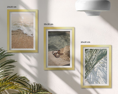 Conjunto de molduras com imagens chapéu de praia e óculos de sol folhas