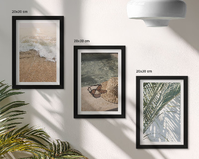 Conjunto de molduras com imagens chapéu de praia e óculos de sol folhas