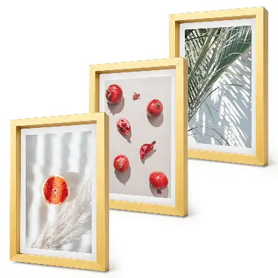 Conjunto de 3 quadros decorativos com estampas de frutas tropicais e folhas de palmeira