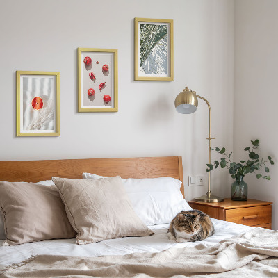 Conjunto de 3 quadros decorativos Frutas tropicais de férias e folhas de palmeira