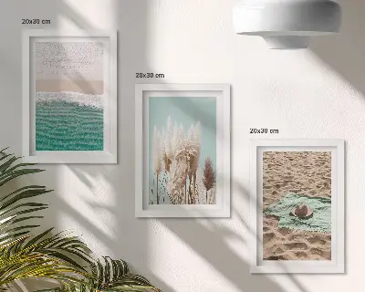 Conjunto de 3 quadros decorativos com estética de praia, ondas, grama, chapéu e areia para relaxamento e natureza