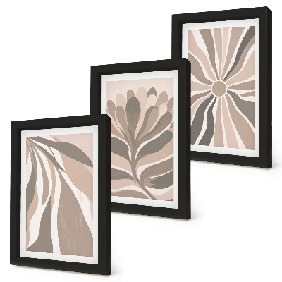 Tríptico com moldura Padrões abstratos de plantas em tons de bege e marrom.