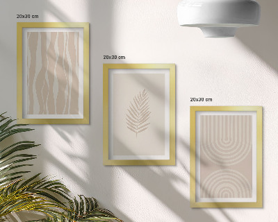 Tríptico com moldura Estampas em tons de bege com motivos vegetais.