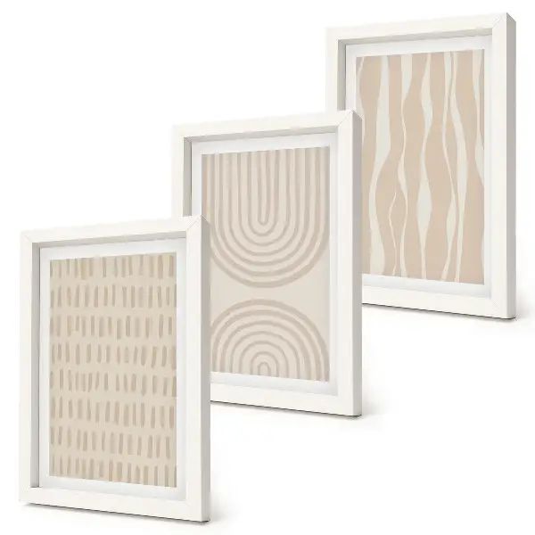 Tríptico com moldura com padrões abstratos em tons de bege e branco