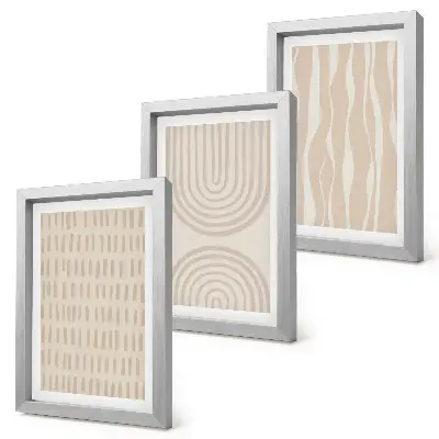 Tríptico com moldura com padrões abstratos em tons de bege e branco