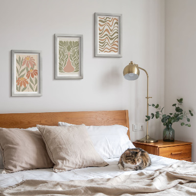 Conjunto de 3 quadros decorativos Ilustrações florais em tons pastel com abstração ondulada