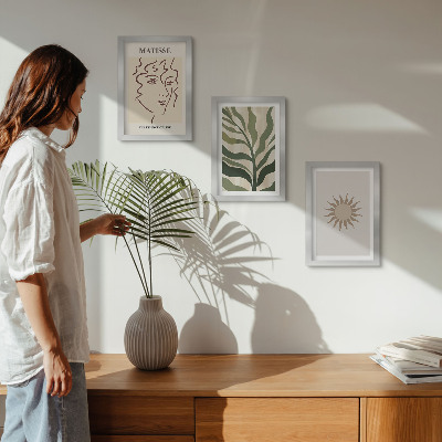 Conjunto de molduras com imagens Padrões e linhas abstratas de plantas em cores suaves.