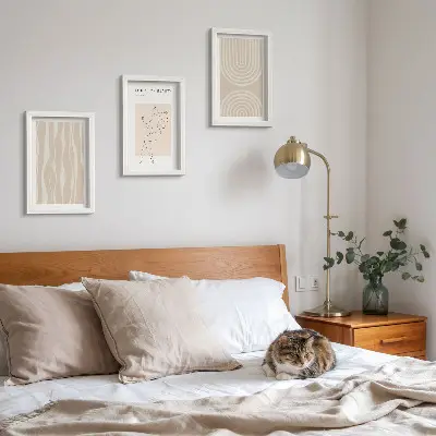 Conjunto de 3 quadros decorativos com padrões abstratos e decorações boho delicadas
