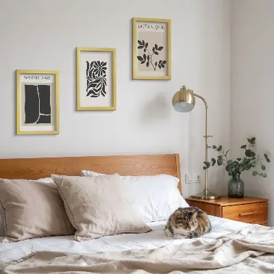Conjunto de quadros com imagens com padrões abstratos de plantas e formas geométricas