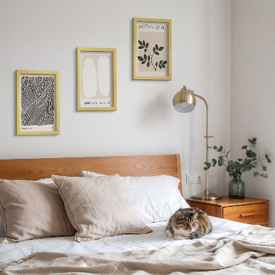 Conjunto de 3 quadros decorativos Estampas florais e linhas minimalistas em tons neutros.
