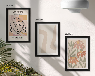 Tríptico com moldura Mulher em estilo moderno com padrões abstratos