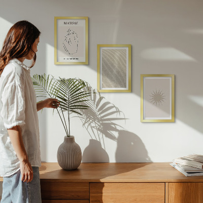 Conjunto de 3 quadros decorativos Linhas minimalistas, areia, ondas e sol.