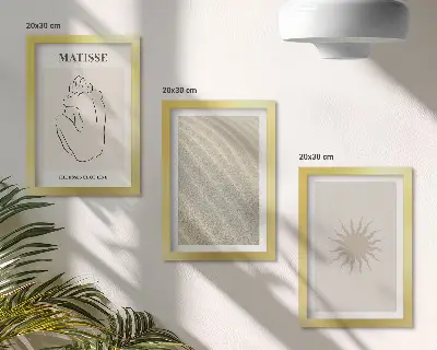 Conjunto de 3 quadros decorativos com estampa de linhas minimalistas, areia, ondas e sol