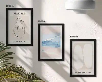 Tríptico com moldura estampa com formas abstratas e cores delicadas de Matisse