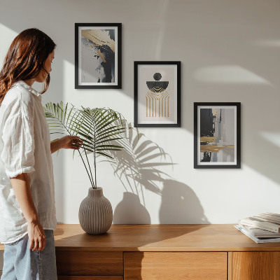 Tríptico com moldura Composição geométrica abstrata e elegante.