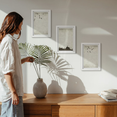Conjunto de molduras com imagens bando de pássaros voando em estilo minimalista
