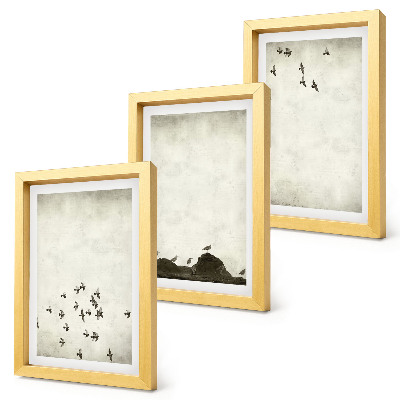 Tríptico com moldura Pássaros em voo pintados em estilo minimalista