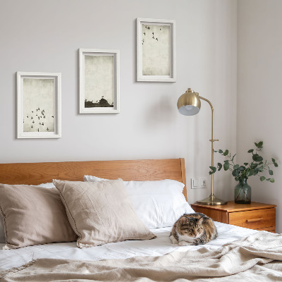 Tríptico com moldura Pássaros em voo pintados em estilo minimalista