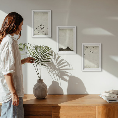 Tríptico com moldura Pássaros em voo pintados em estilo minimalista