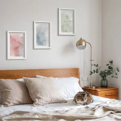Conjunto de 3 quadros decorativos com estruturas em tons pastel e aquarelas coloridas sobre tela