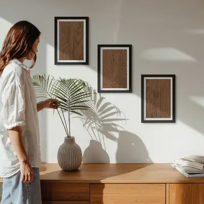 Tríptico com moldura estampa de textura minimalista de casca de árvore com padrão de madeira
