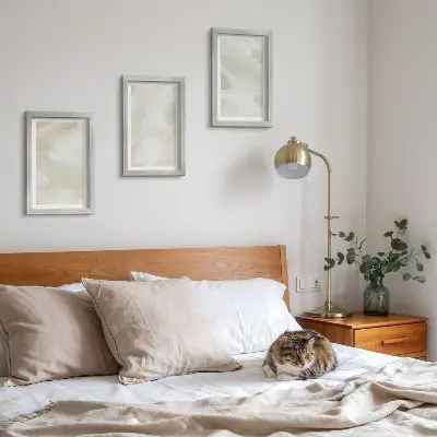 Tríptico com moldura pinturas abstratas vibrantes sobre tela em estilo boho delicado