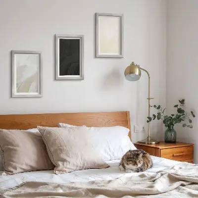 Conjunto de 3 quadros decorativos com estruturas em diferentes tons de minimalismo